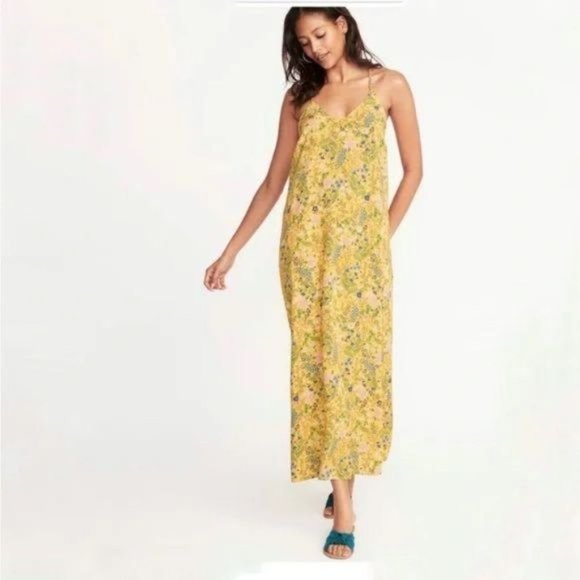 Old Navy Dresses & Skirts - Old Navy Bright yellow floral print maxi dress sleeveless size medium